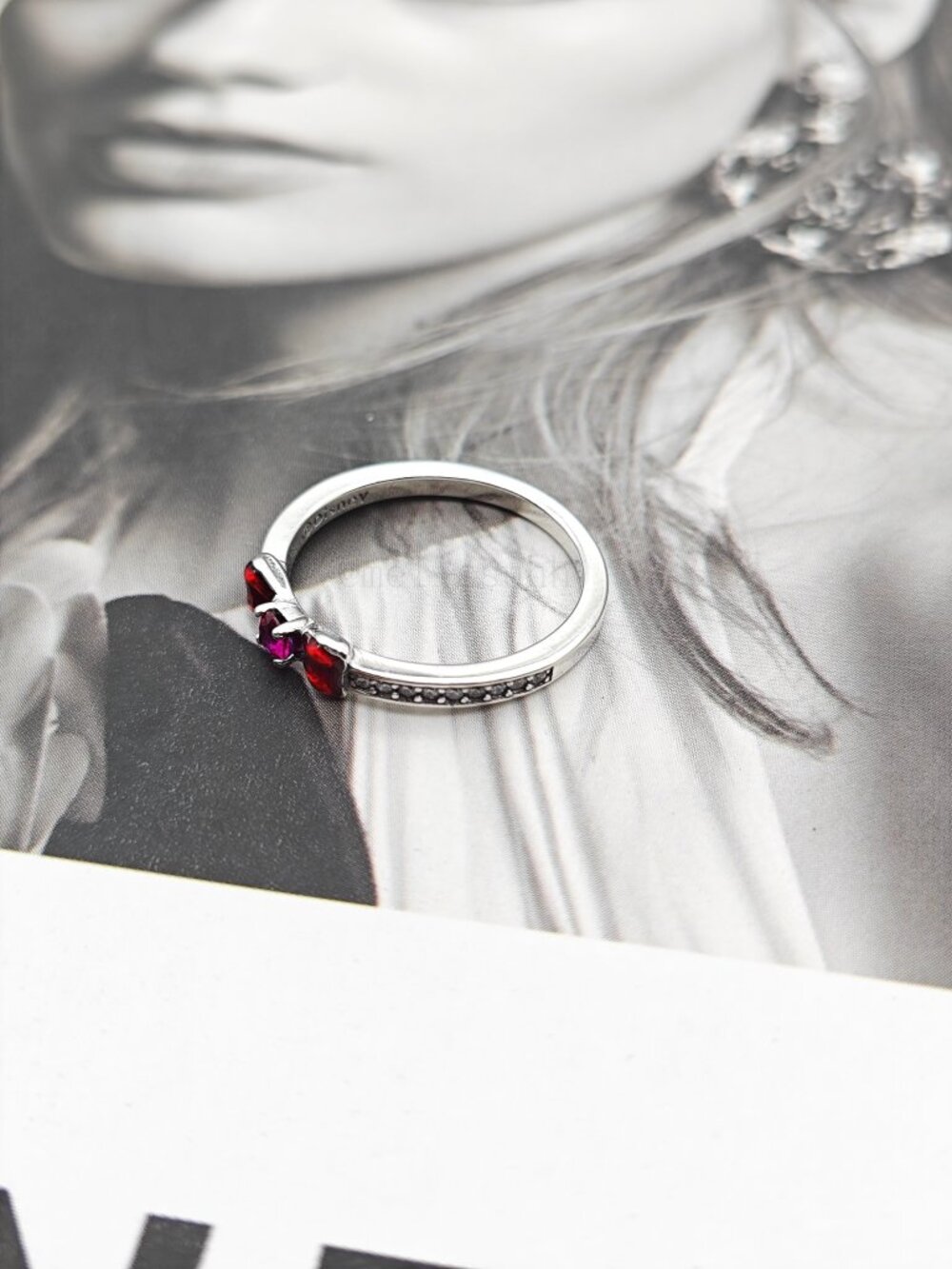 Pandora Snow White Bow Ring - Picture 5 of 7
